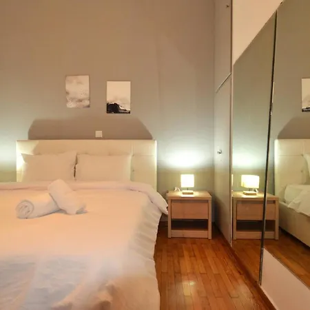 Apartment An Urban At Plateia Koliatsou Athens